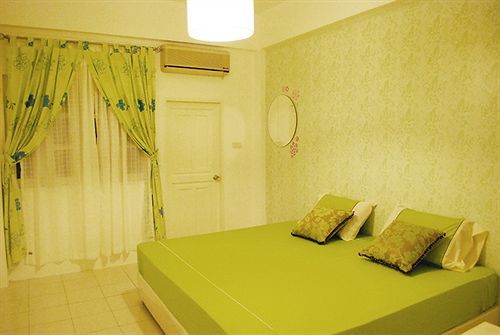 Na Na Chart Phuket Hostel ฉลอง ภายนอก รูปภาพ